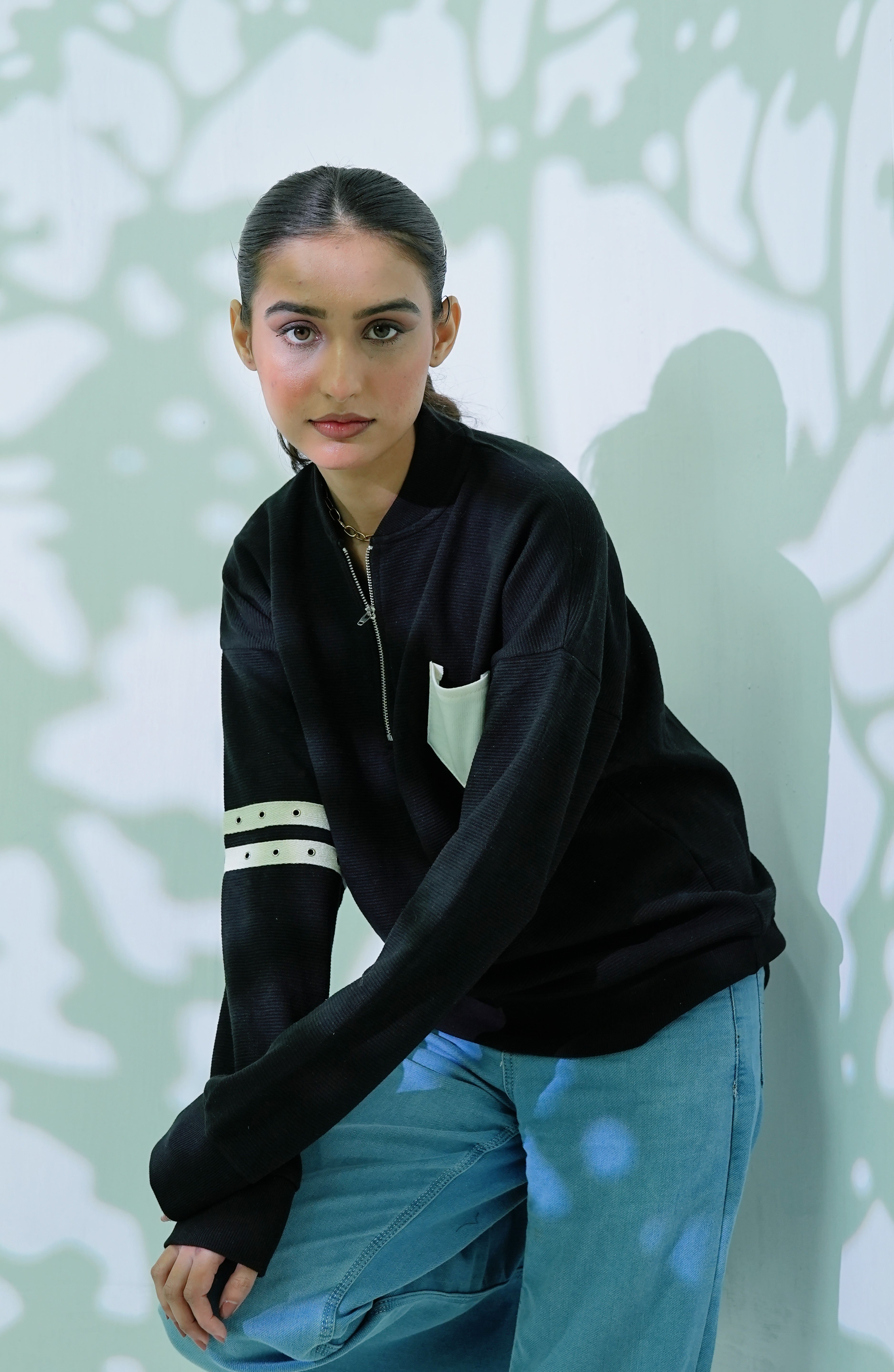 Women’s Haley Collar Sweatshirt in Black