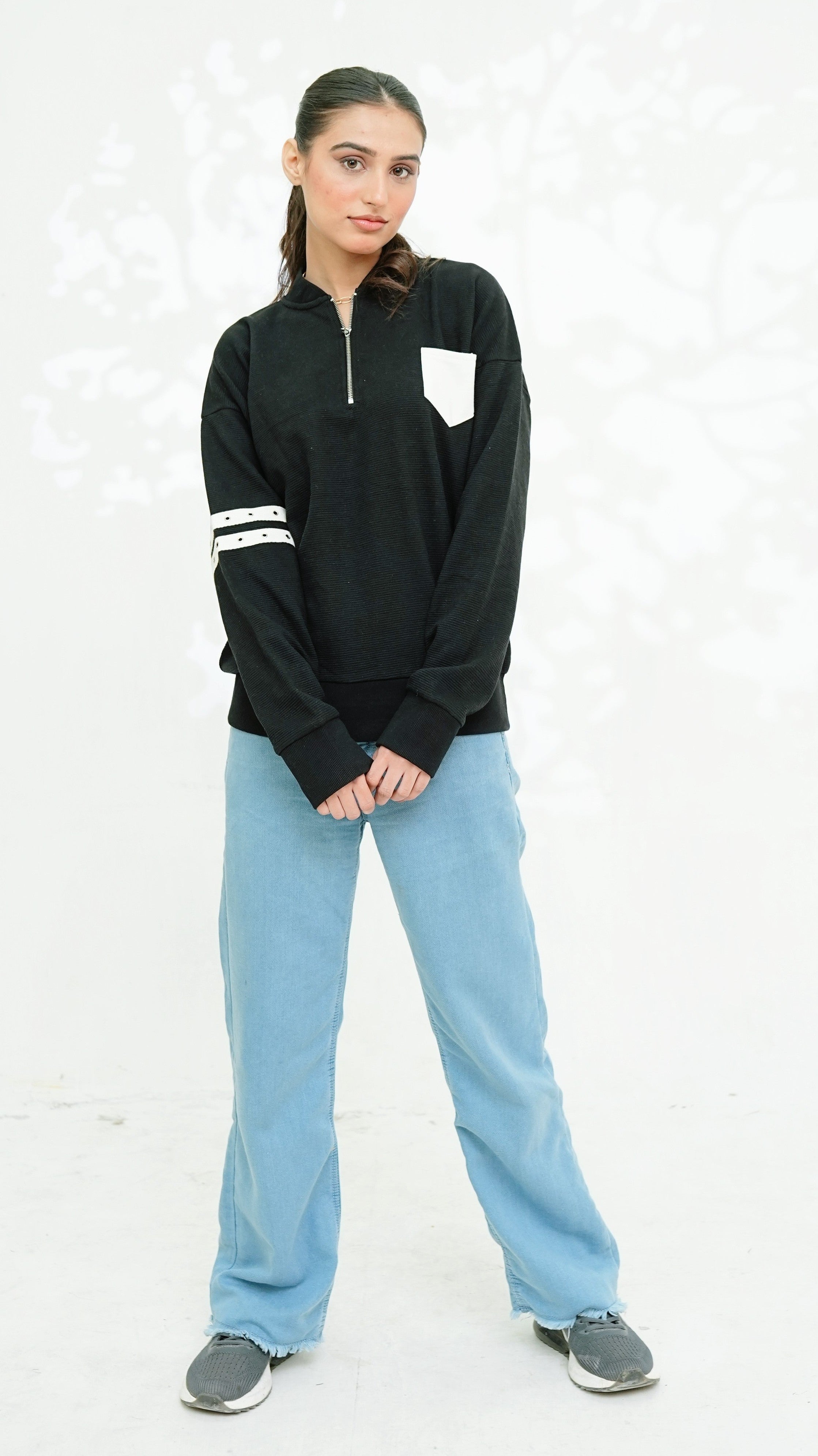 Women’s Haley Collar Sweatshirt in Black