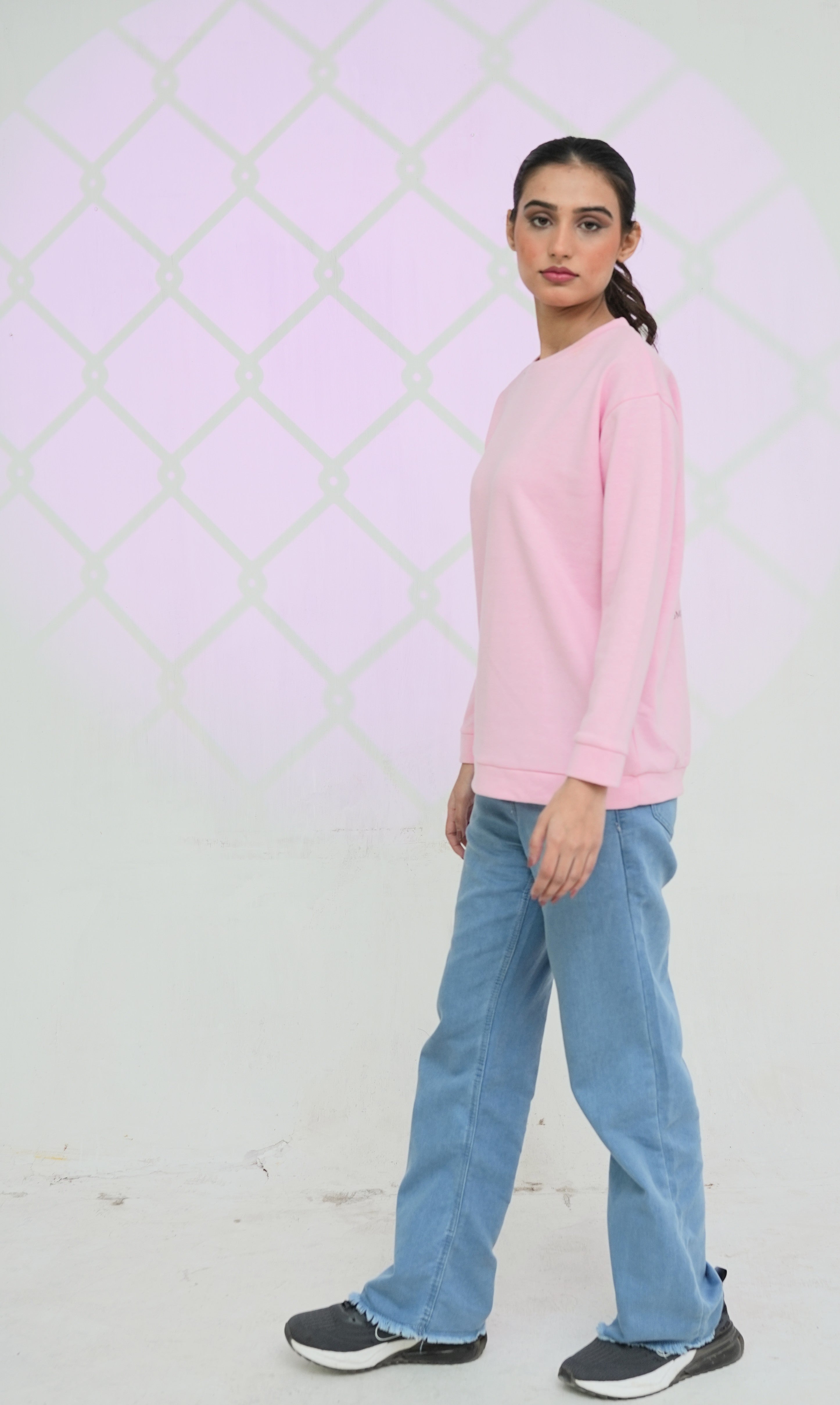 Women’s Pink Sweatshirt with "404 Error" Print